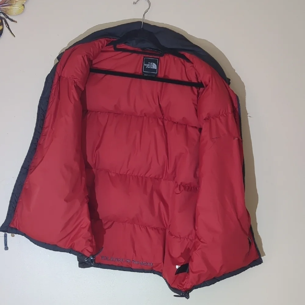The North Face Men's Black and Red Vest